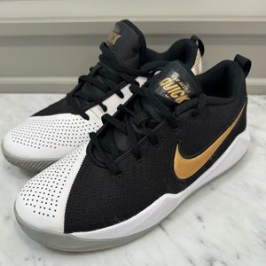 Nike Quick black, white and gold basketball shoes. Y7